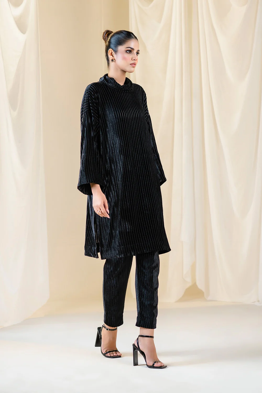 Velvet Dyed Co-Ord Set - Image 4