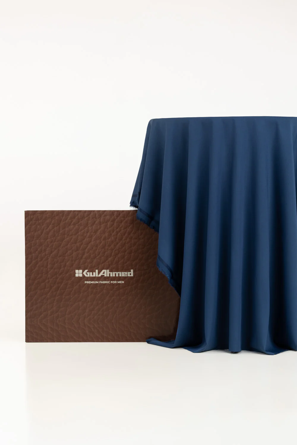 Vision Solira Unstitched Fabric Blended with Gift Box - Image 3