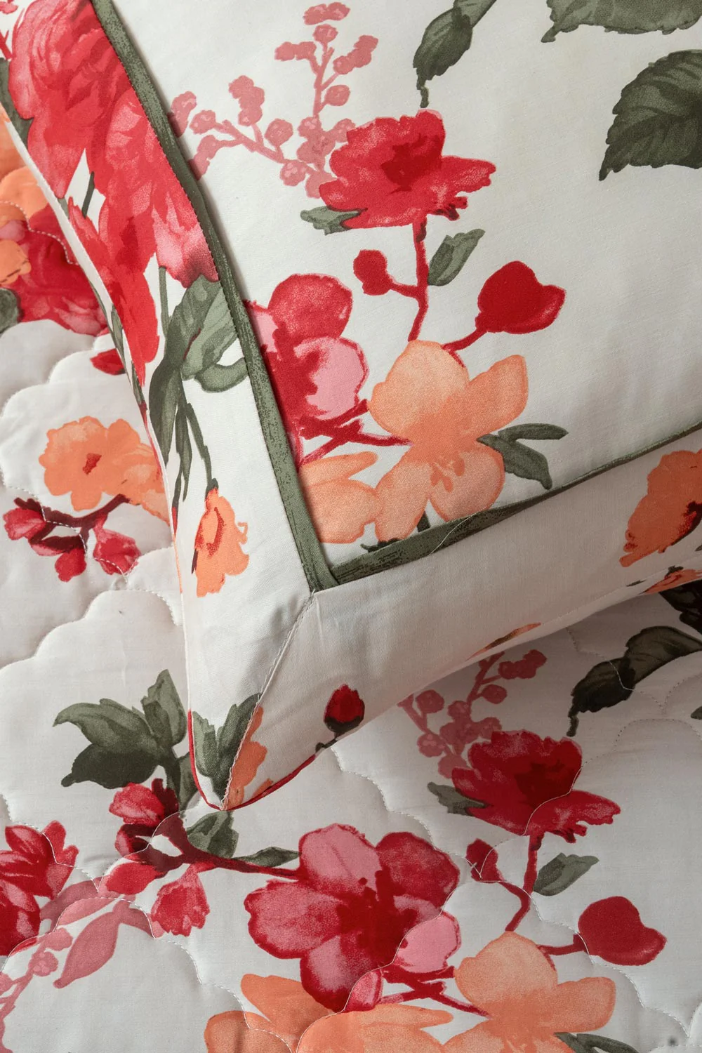 Water Blossom T-200 Bed Throw - Image 3