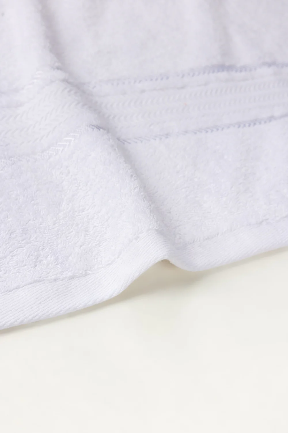 White Combed Towel 6pcs Set 25 - Image 4