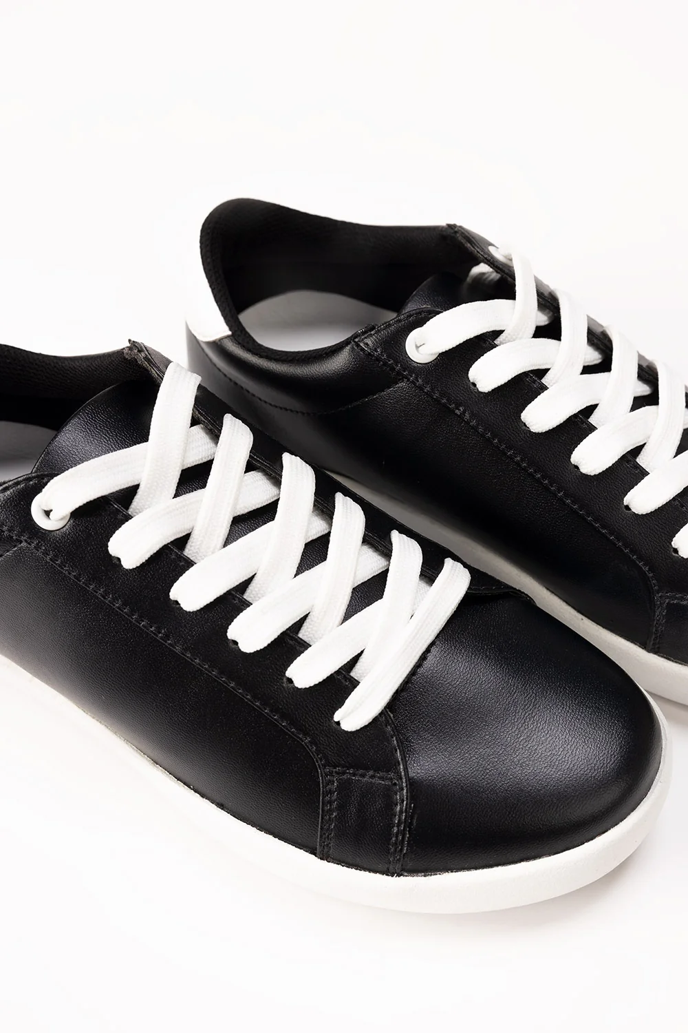 Women Black Sneaker - Image 6